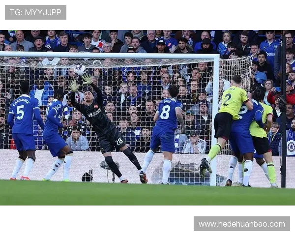 切尔西防线磨合仍不稳定，目前表现逐步反映在球队整体防守稳定性上。