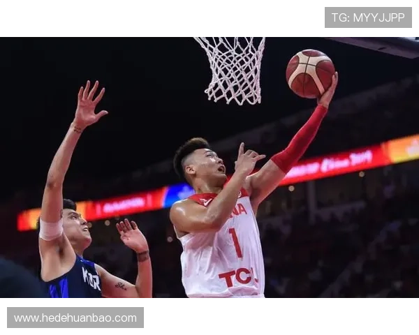 赵睿训练完直接拎着爱马仕去接娃，这反差谁懂